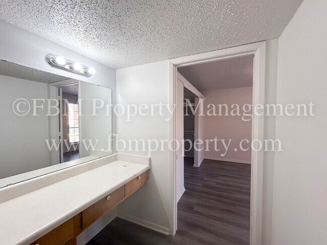 Foto del edificio - 800 N Clay St