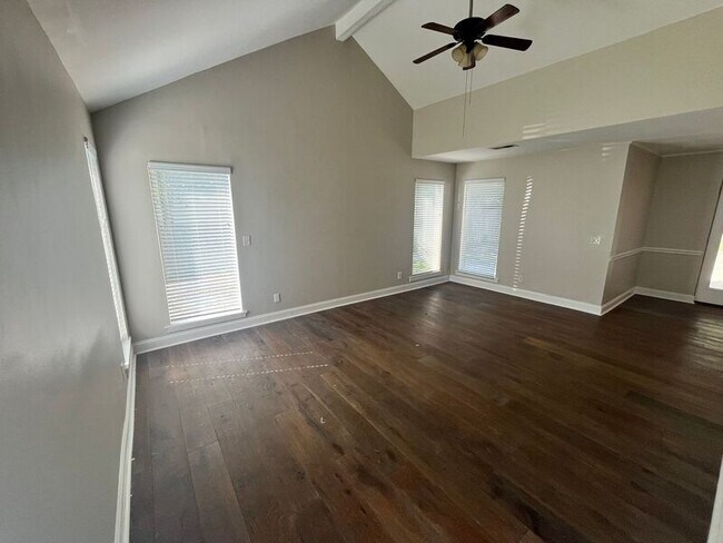 Building Photo - 124 Sunnymeade Dr