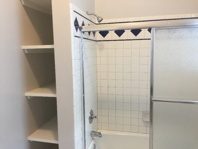 Photo - 2513 Annunciation St Apartment