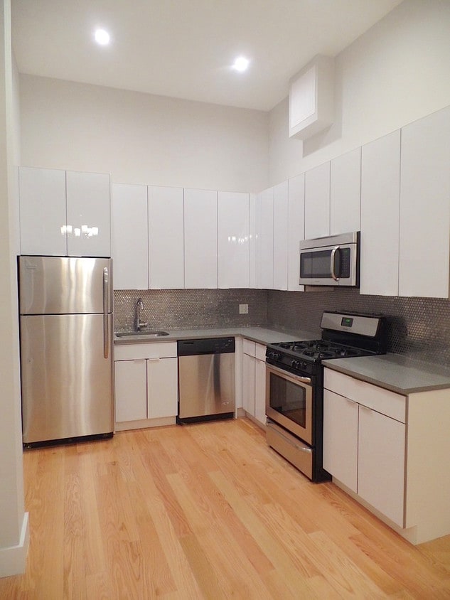 Primary Photo - 201 W 93rd St