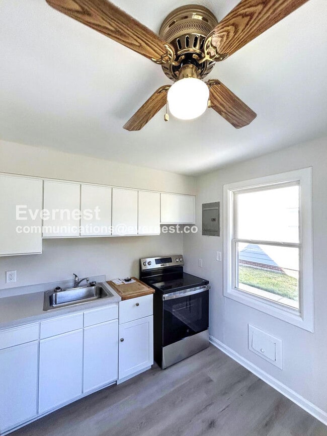 Foto del edificio - 1254 Elmwood Rd