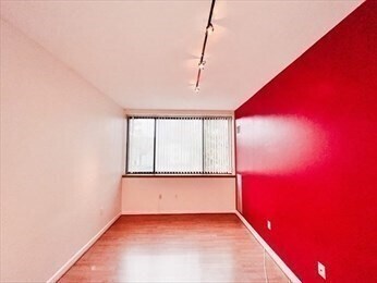 Foto del edificio - 169 Monsignor O'Brien Hwy