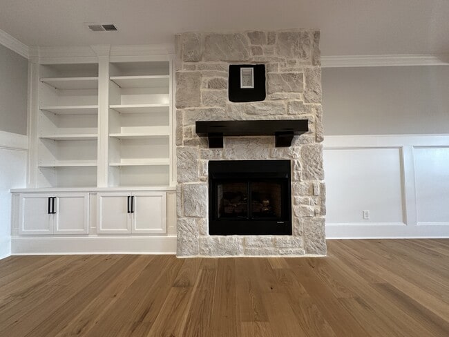 Building Photo - 1137 N Westyn Lp