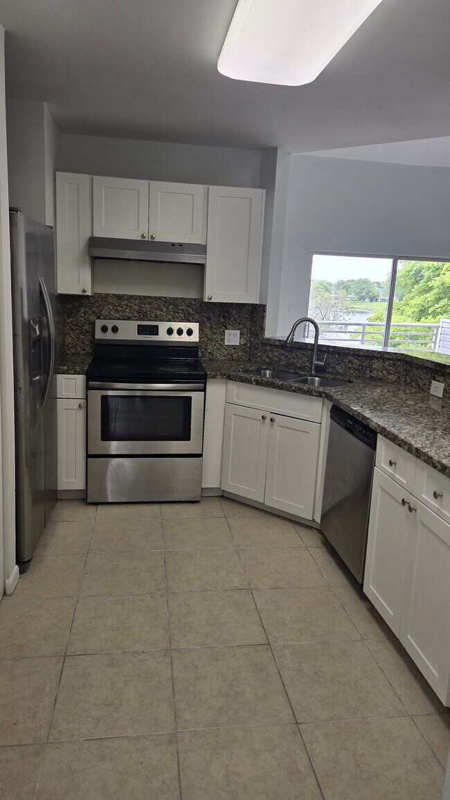 Foto del edificio - 3409 NW 44th St