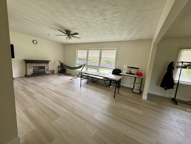 Foto del edificio - 20 Sandra Dr