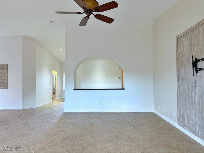 Foto del edificio - 105 Crescent Bay St