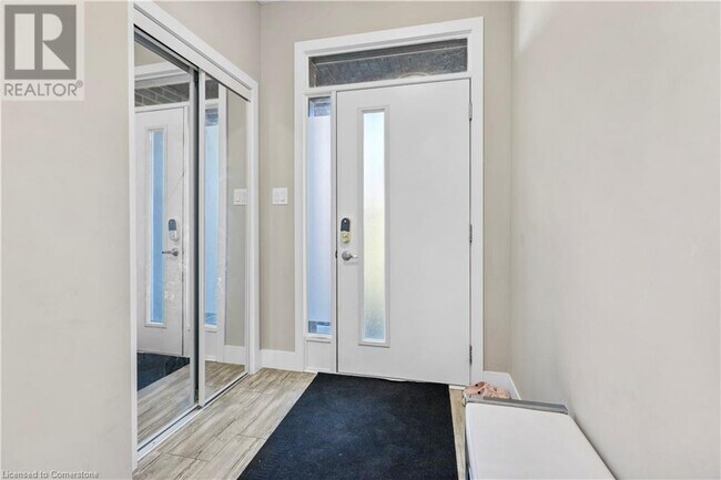 Photo du bâtiment - 2070 Meadowgate Blvd