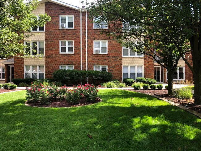 Building Photo - 10805 S Pulaski Rd