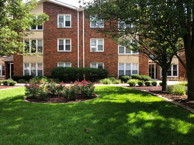 Building Photo - 10805 S Pulaski Rd