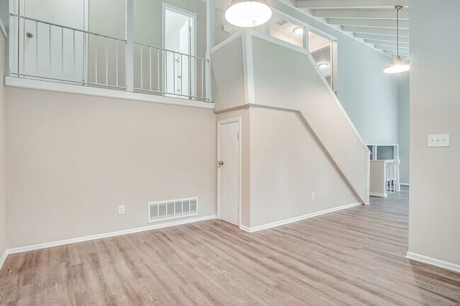Foto del edificio - 6695 Buckhurst Trl