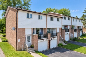 Building Photo - Lindsay Apartments and Townhouses