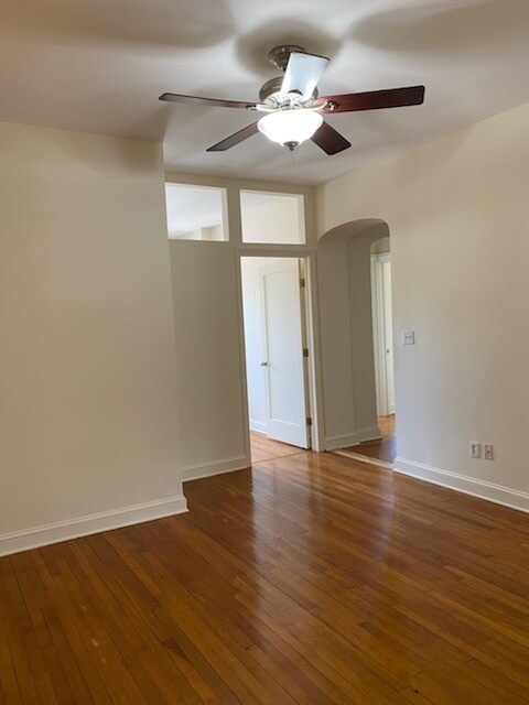 Foto del edificio - 132 N Chatsworth Ave