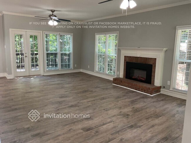 Foto del edificio - 3618 Broken Arrow Dr