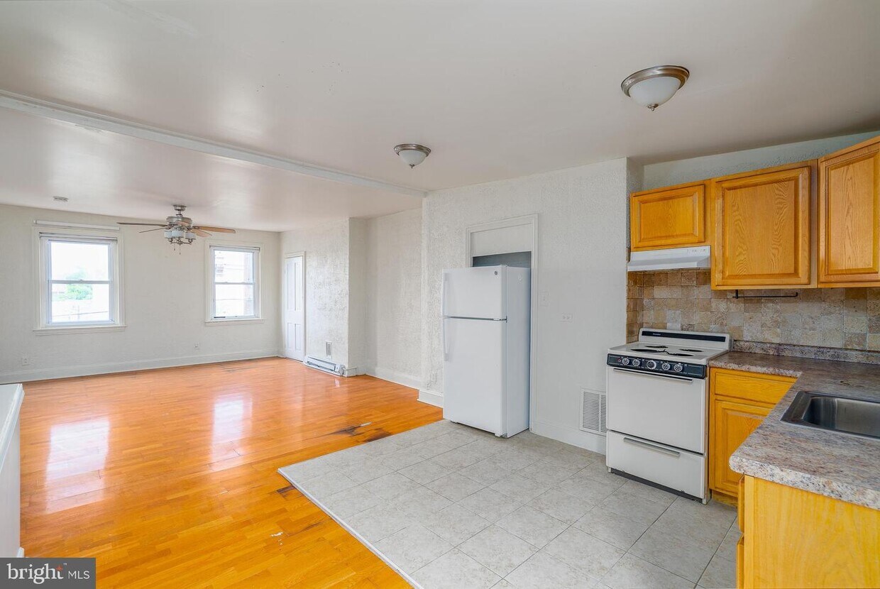 Primary Photo - 2027 N 3rd St