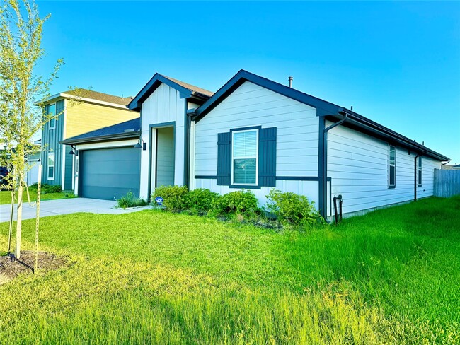 Building Photo - 31611 Farlam Farms Trl