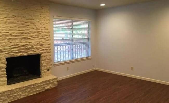 Building Photo - 2102 Pompton Dr