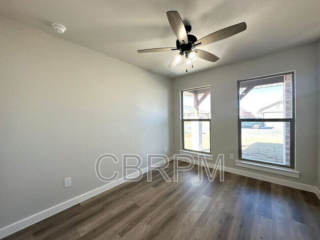 Foto del edificio - 611 E 31st St