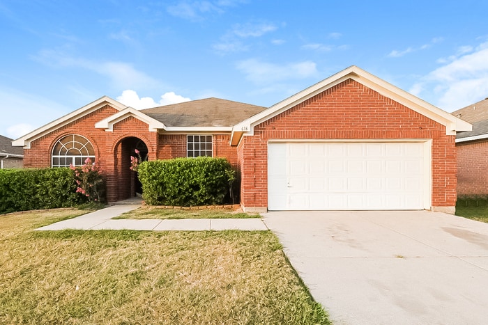 Primary Photo - 616 White Swan Dr