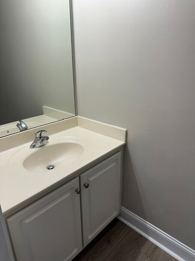 Foto del edificio - Nice 3 bedroom, 2.5 bath townhouse at Silv...