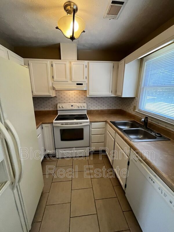 Building Photo - 103 Red Canyon Rd
