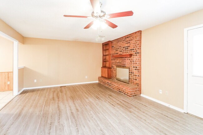 Building Photo - 10301 Birkenhead Rd