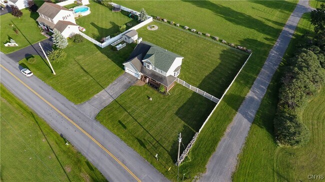 Foto del edificio - 26202 Lafave Rd