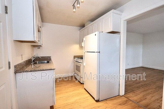 Building Photo - 5302 Gordon Dr