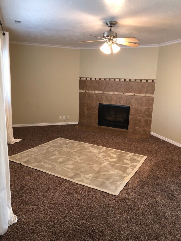 Foto principal - 484 Frontage Road