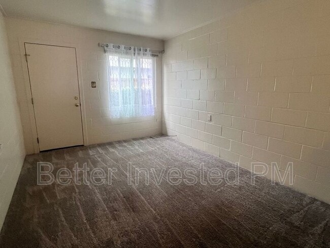 Foto del edificio - 560 Talmage Rd