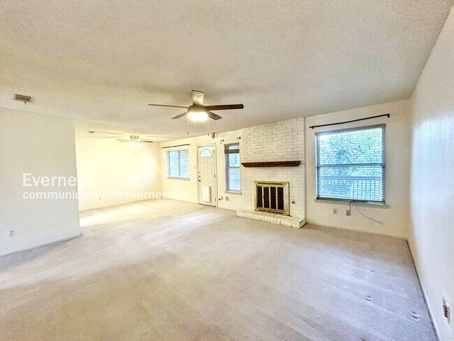 Foto del edificio - 8309 Wexford Dr