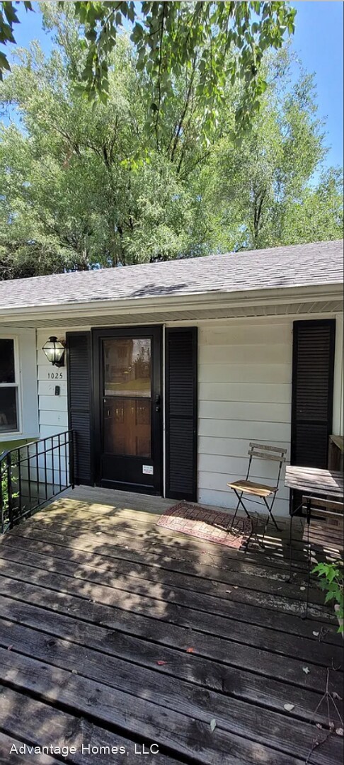 Building Photo - 4 br, 2 bath House - 1025 Broadmore Lane