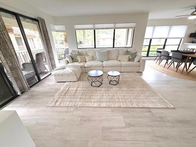 Foto del edificio - 616 Brackenwood Cove