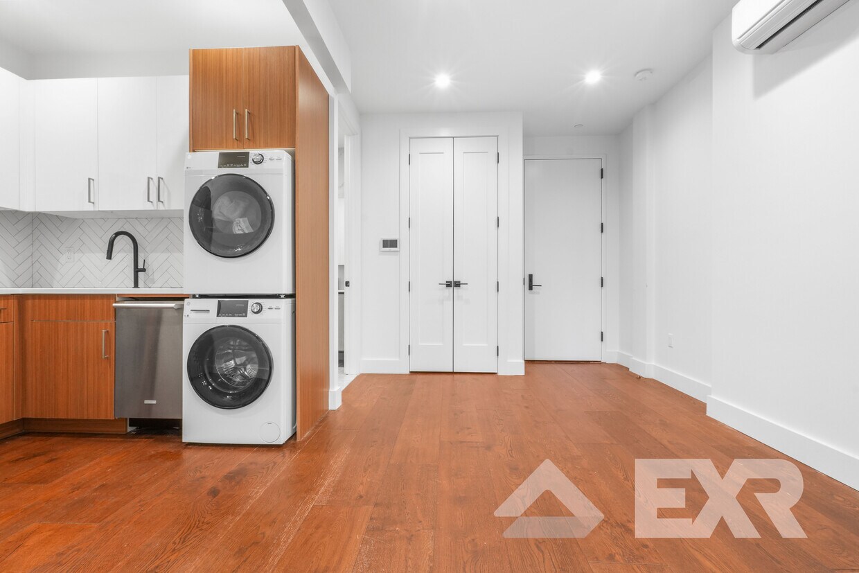 Foto principal - 2114 Fulton St