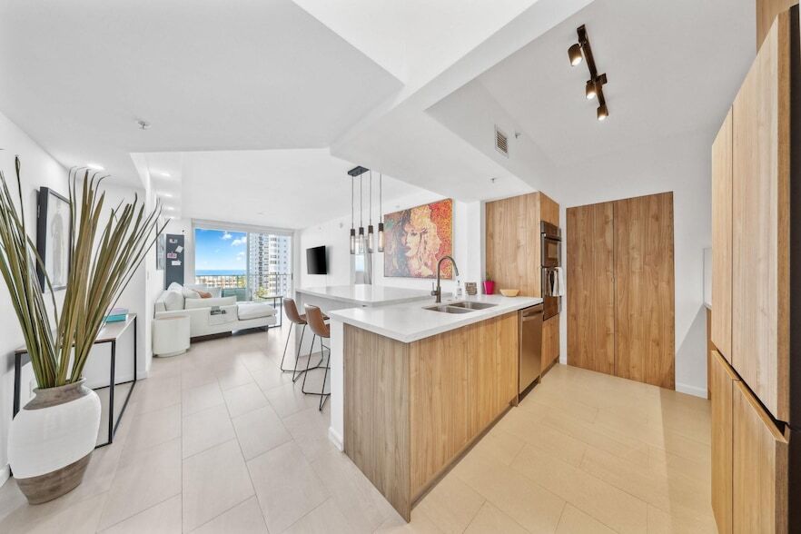 Photo - 3020 NE 32nd Avenue Unit 903