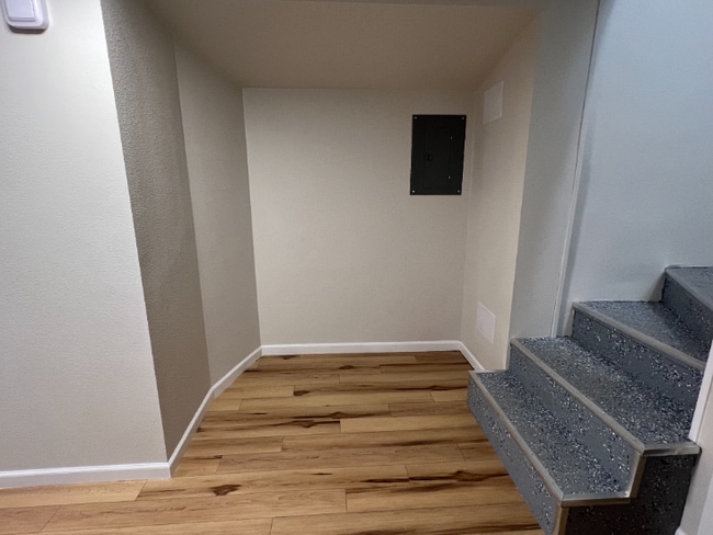 Building Photo - Spacious One Bedroom Ready Now!