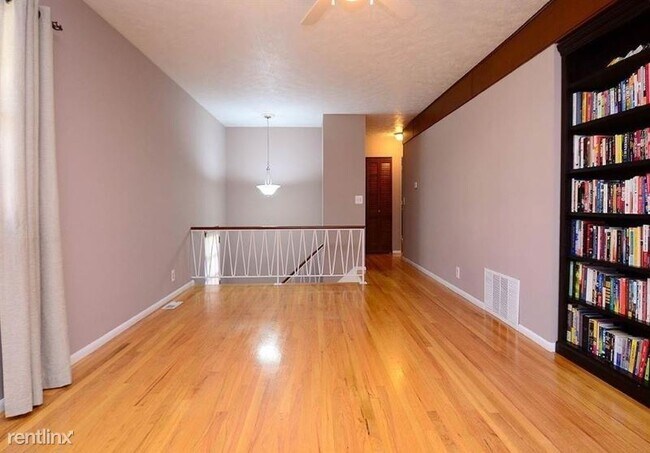 Building Photo - 3 br, 1.5 bath House - 3918 N 97th St