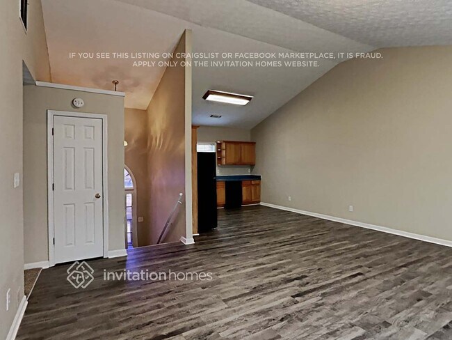 Foto del edificio - 70 Eastwood Forest