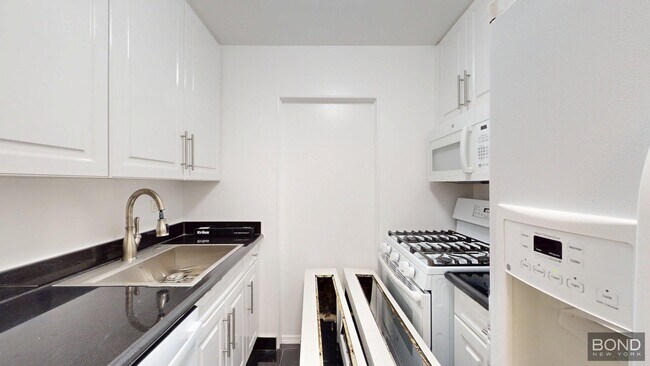 Foto del edificio - 400 E 71st St