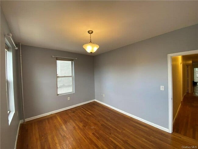 Building Photo - 125 W 227th St