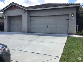 Building Photo - 5635 Meadow Brook Way