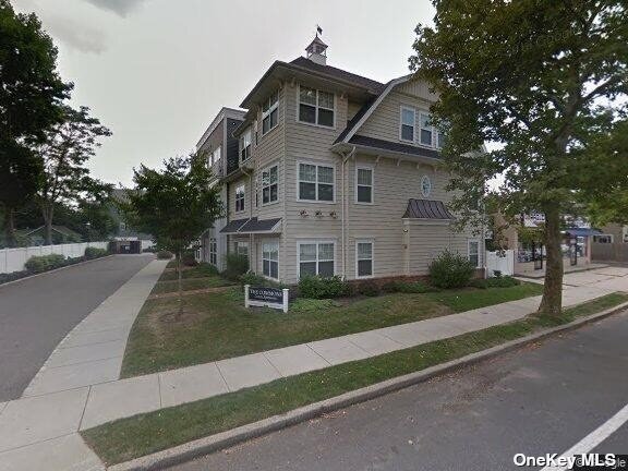 Building Photo - 28 5th Ave