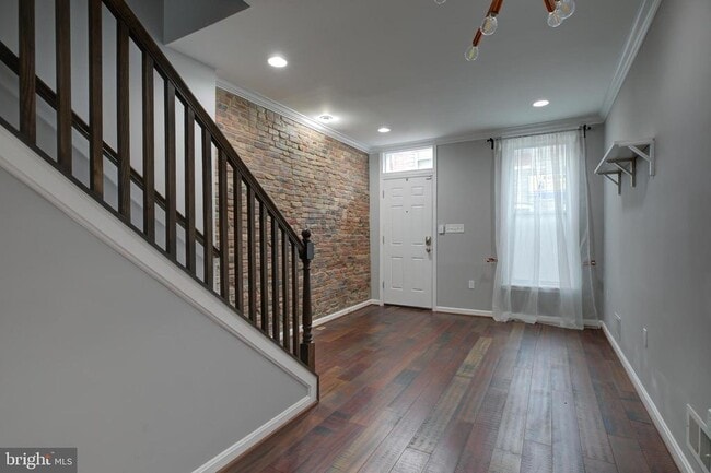 Building Photo - 16 N Bradford St