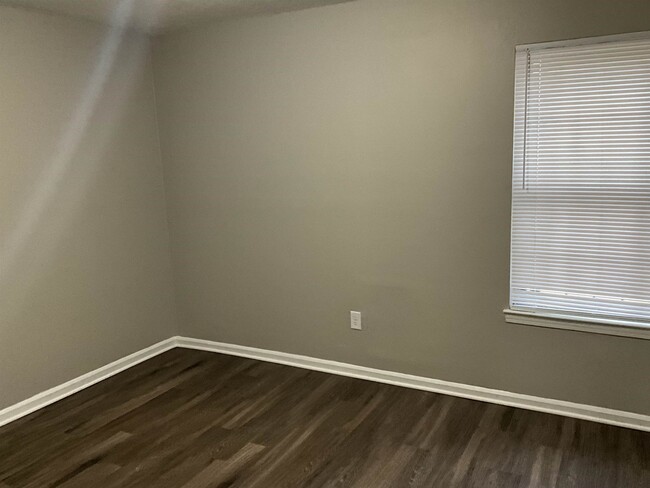 Building Photo - 4430 Pine Ridge Cove
