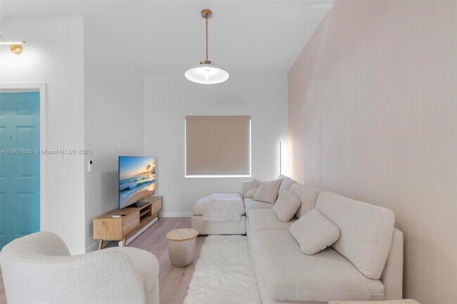 Foto del edificio - 7469 NW 179th St