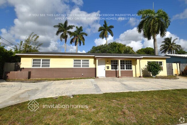 Building Photo - 2081 SW 27th Ave