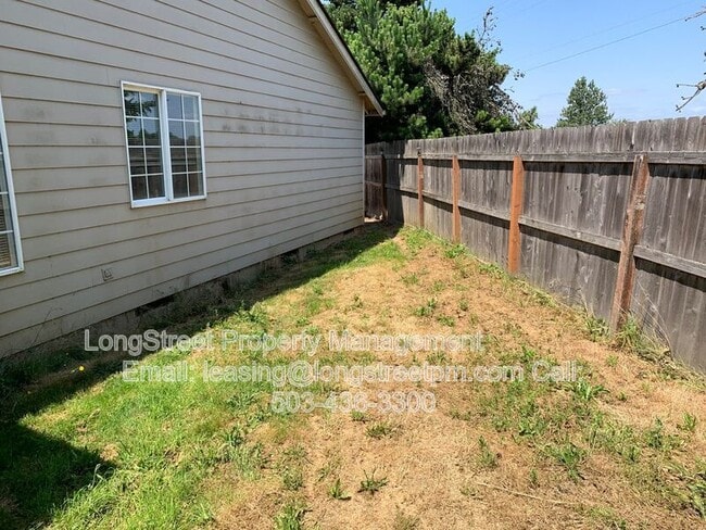 Building Photo - 3044 NE Glacier Way