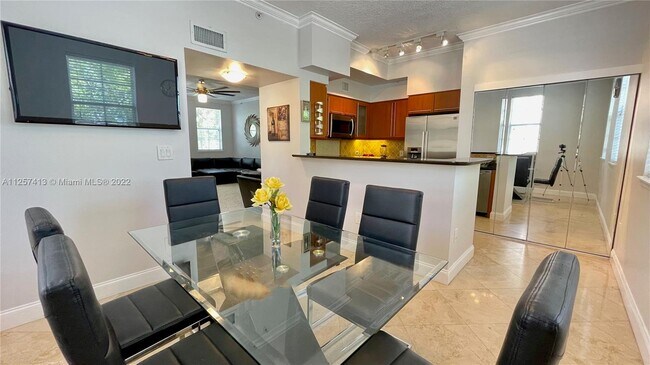 Building Photo - 2069 S Ocean Dr