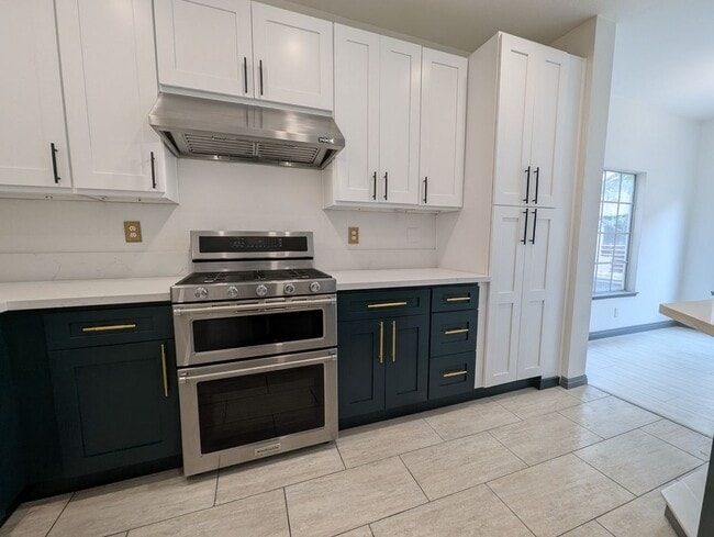 Building Photo - 14078 Lemoli Way