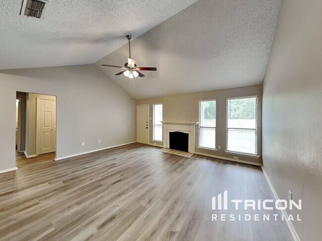 Building Photo - 4812 Waxwing Dr