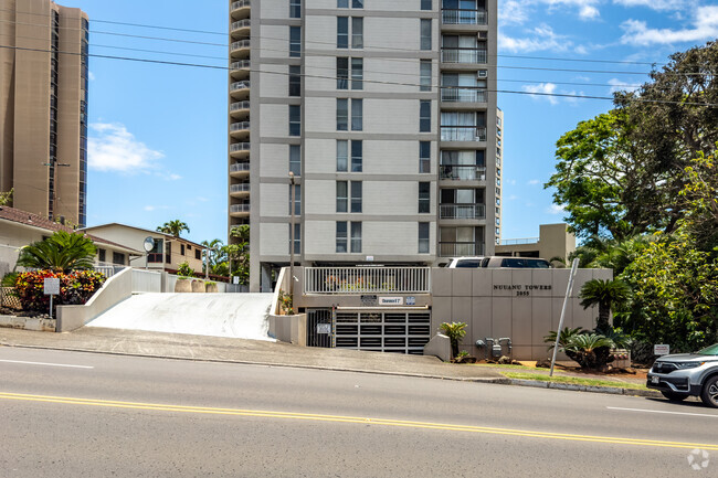 Building Photo - Nuuanu Towers